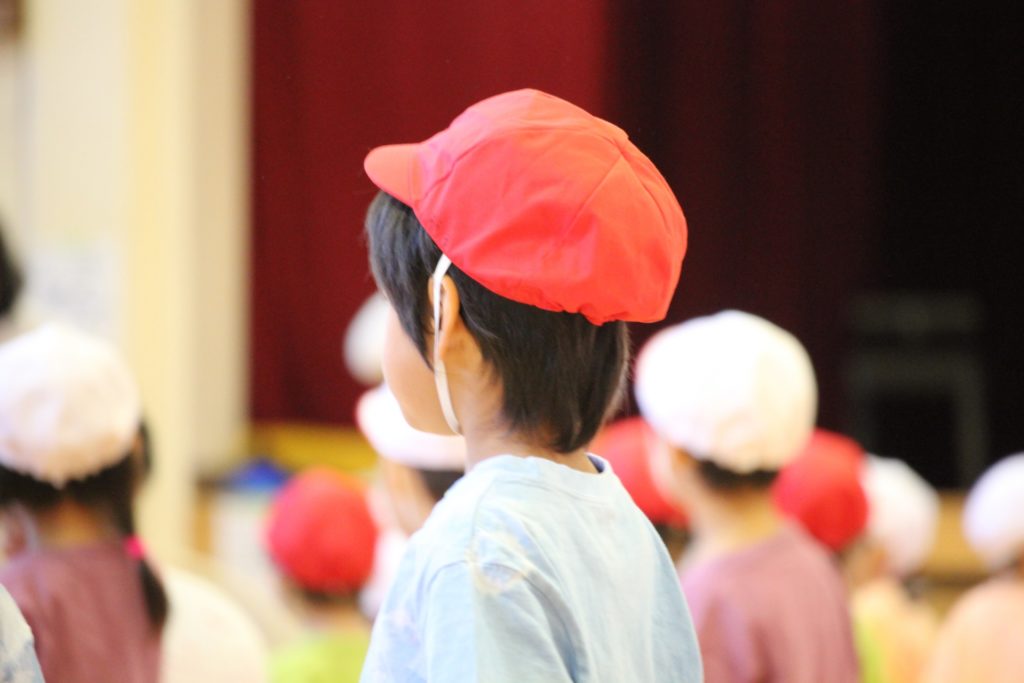 集団行動苦手な3歳 発達障害の子が保育園幼稚園が嫌いだった感覚を理解して! アスペルガー星から来たお嬢さん 集団行動苦手な3歳 発達障害の子が保育園幼稚園が嫌いだった感覚を理解して! アスペルガー星から来たお嬢さん
